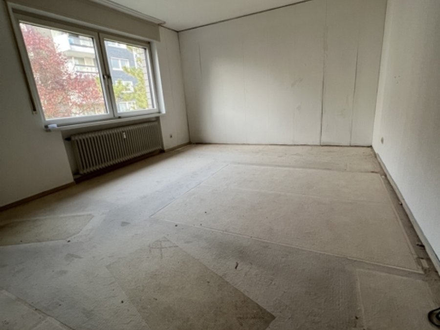 2 Zimmer Penthouse in gepflegter Wohnanlage am Rande des Hackhauser Waldes inkl. 2 Garagen