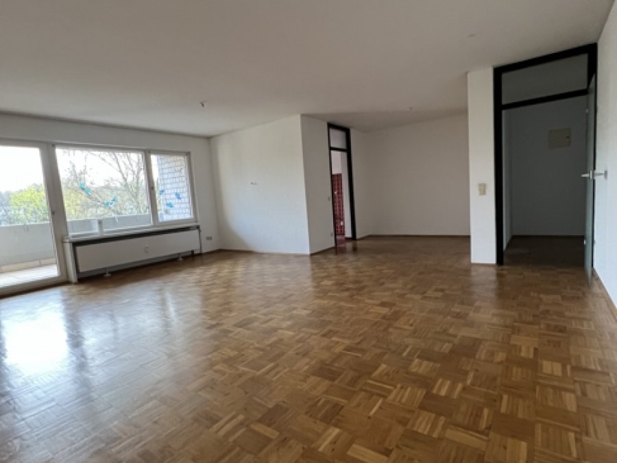 2 Zimmer Penthouse in gepflegter Wohnanlage am Rande des Hackhauser Waldes inkl. 2 Garagen