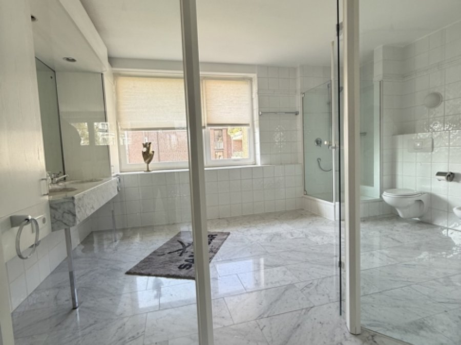 Großes_Badezimmer