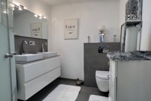 Badezimmer EG