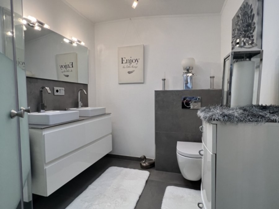 Badezimmer EG