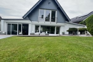Hausansicht aus Gartenansicht