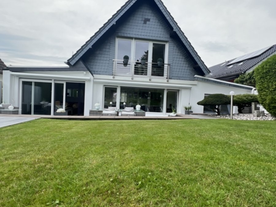 Hausansicht aus Gartenansicht