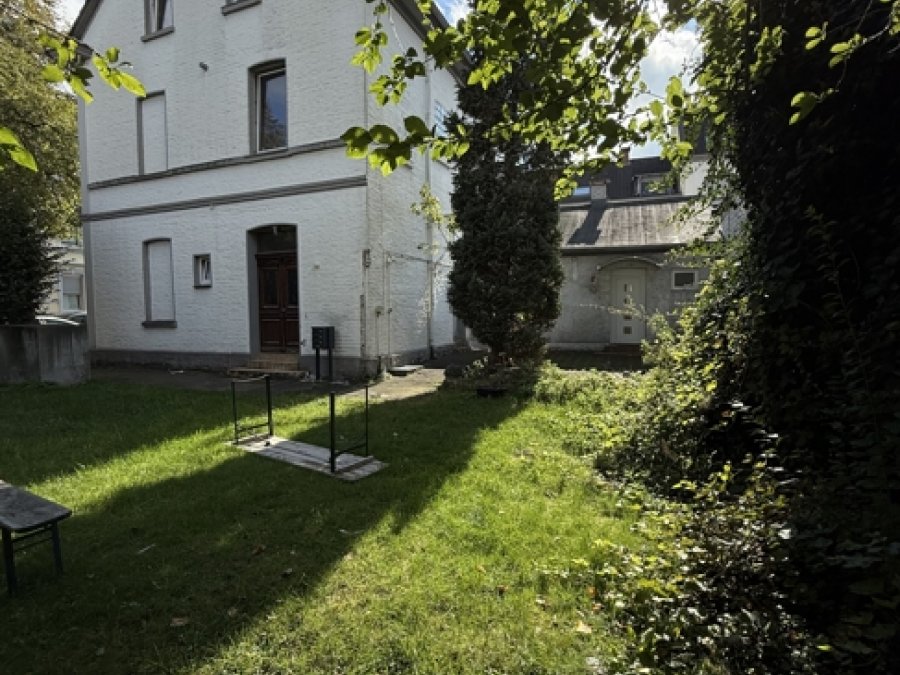 Seitlicher Hauseingang