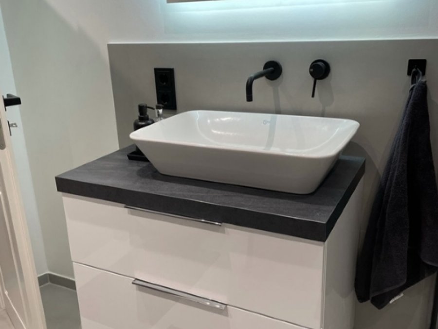 Top sanierte EG-Wohnung in SG-Ohligs mit unverbaubarer Lage

Nähe ehemaliger St.-Lukas-Klinik