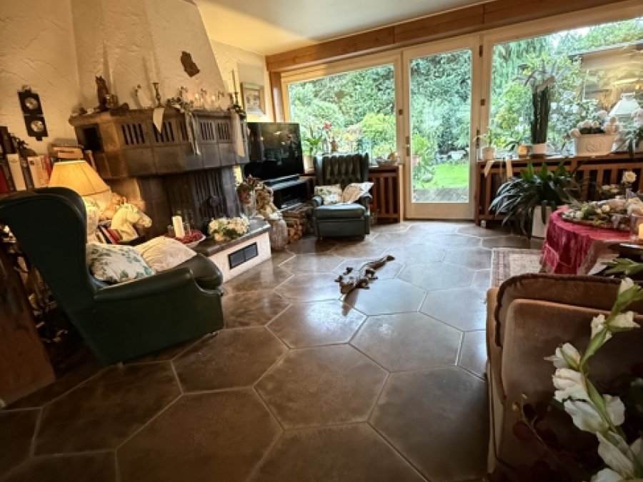 Wohnzimmer mit Blick in den Garten