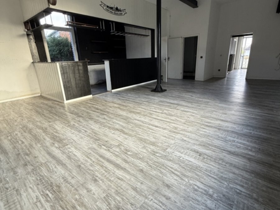 Gepflegtes Drei-Familienhaus

mit zusätzlichem Anbau (181qm)

in ruhiger Seitenstrasse