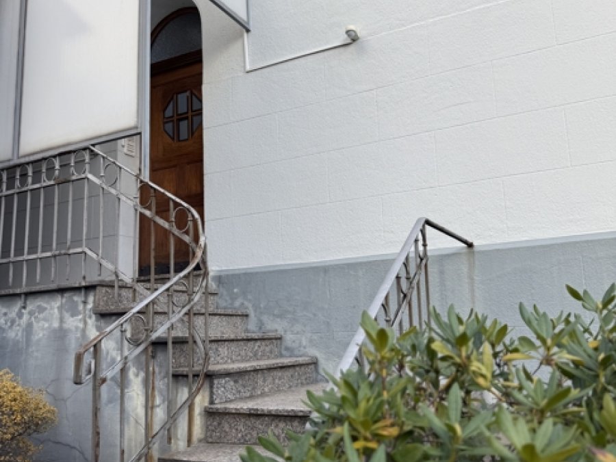 Eingang vom Wohnhaus